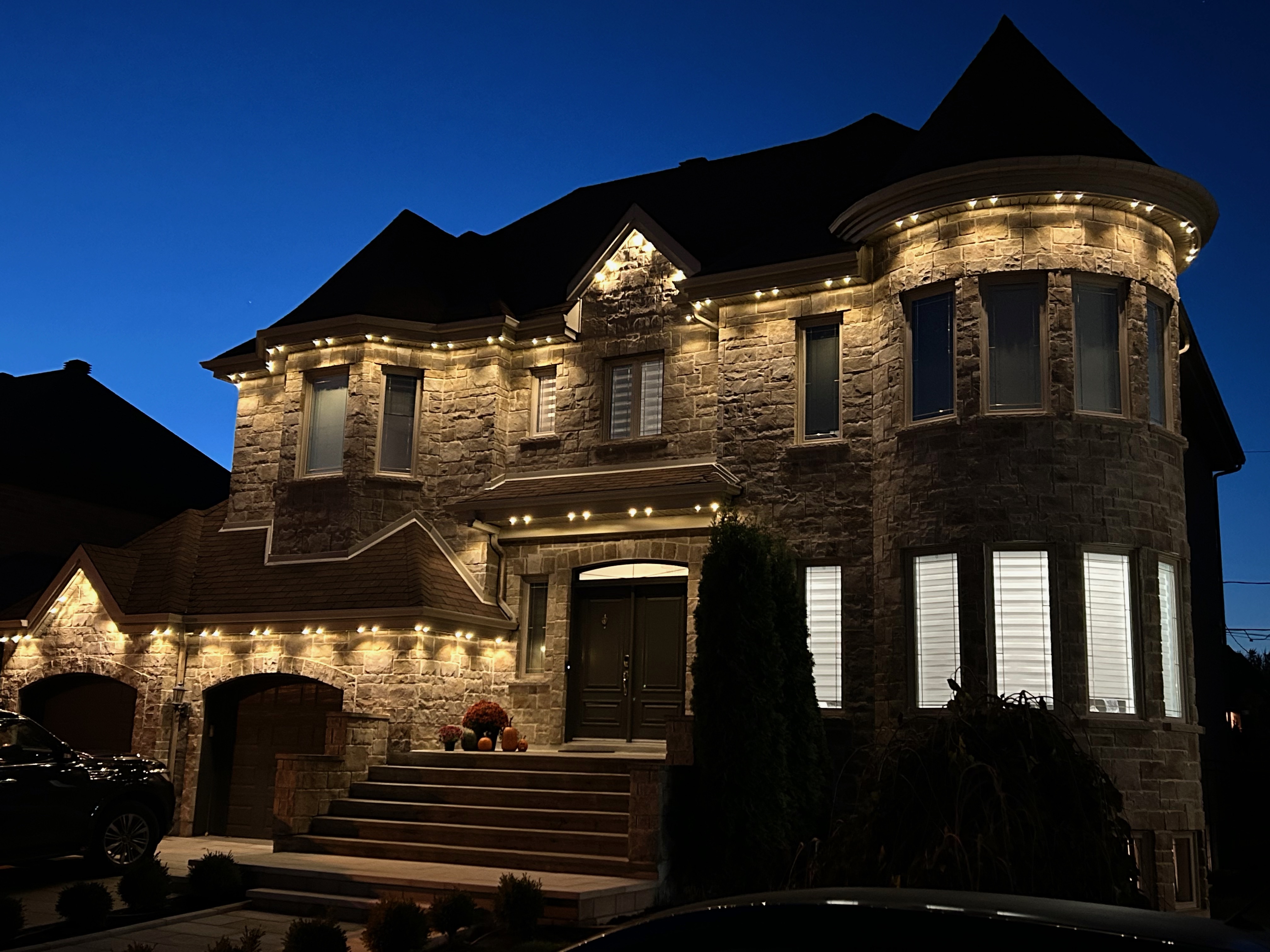 Enhanced aesthetics for your home with gemstone lights